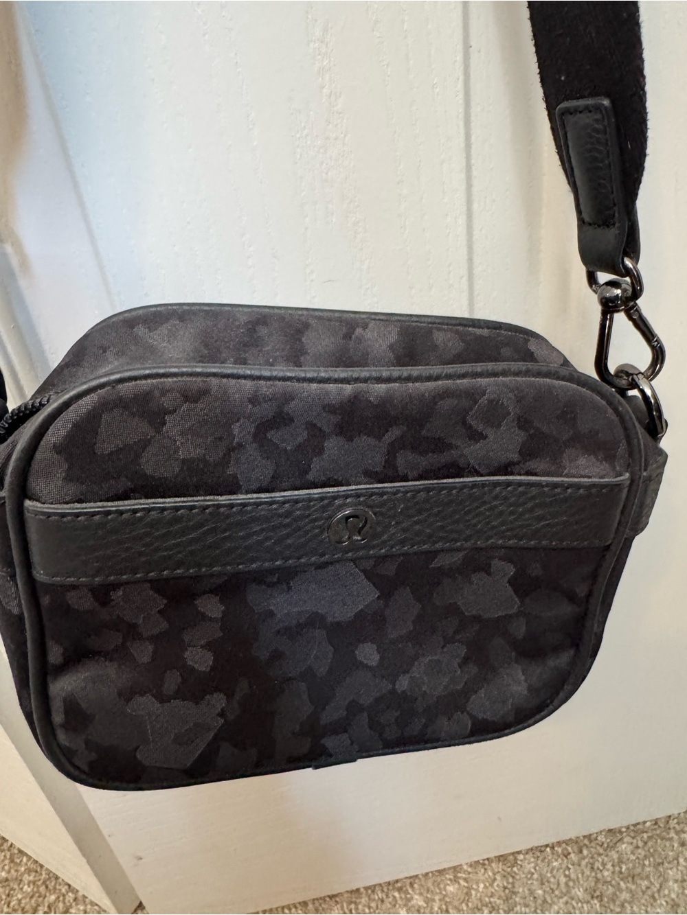 lululemon athletica Black Camo Messenger Crossbody